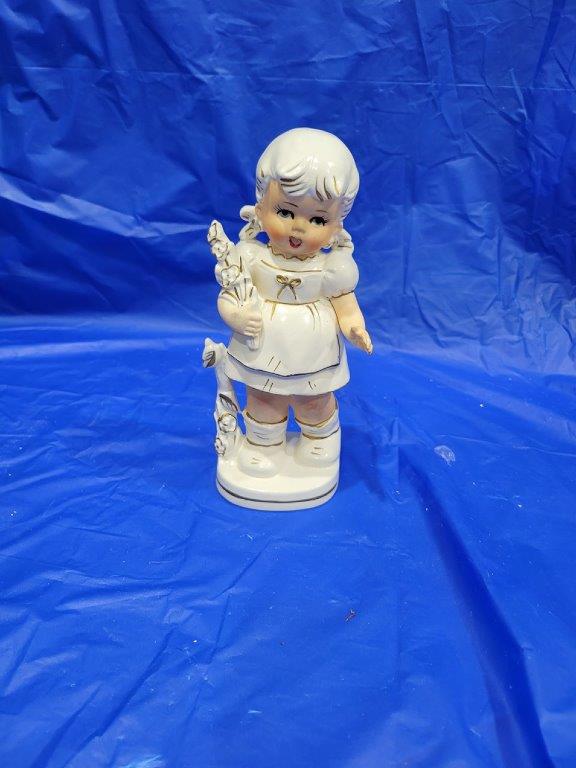 Vintage Ceramic Girl Hand Painted Porcelain Figurine 8 1/4inch Store 800